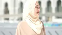 6 Model Gaya Hijab ala Luna Maya yang Elegan dan Syar'i, Bisa Jadi Inspirasi