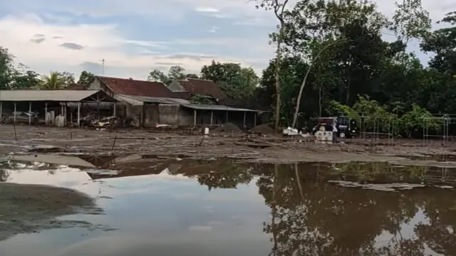 Lokasi pengajian Gus Iqdam yang terendam banjir (SS: YT ST Pusat TV)