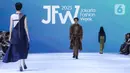 Jakarta Fashion Week (JFW) 2025 berfokus pada wastra tradisional Nusantara yang bertujuan mendorong para perancang mengedepankan budaya lokal dalam berinovasi. (Liputan6.com/Angga Yuniar)