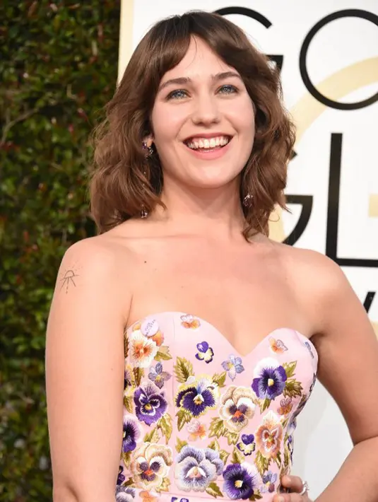 Namun di balik paras catiknya, ternyata ada satu hal yang menarik perhatian saat ia tampil di Golden Globe 2017 lalu. Kabarnya bulu ketiak Lola yang belum dicukur tertangkap kamera. (AFP/Bintang.com)