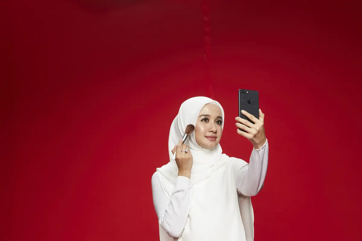Trik Makeup Flawless dan Fresh di Hari Lebaran