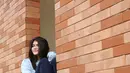 "Aku berperan sebagai Karmila. Anaknya lurah, dia anak kuliahan, anak orang kaya," kata Agatha di Studio Persari, kawasan Jagakarsa, Jakarta Selatan, Jumat (28/7). (Bambang E. Ros/Bintang.com)