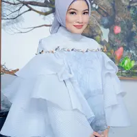 Titi Kamal berhijab aura cantiknya terpancar [foto: instagram/titi_kamall]