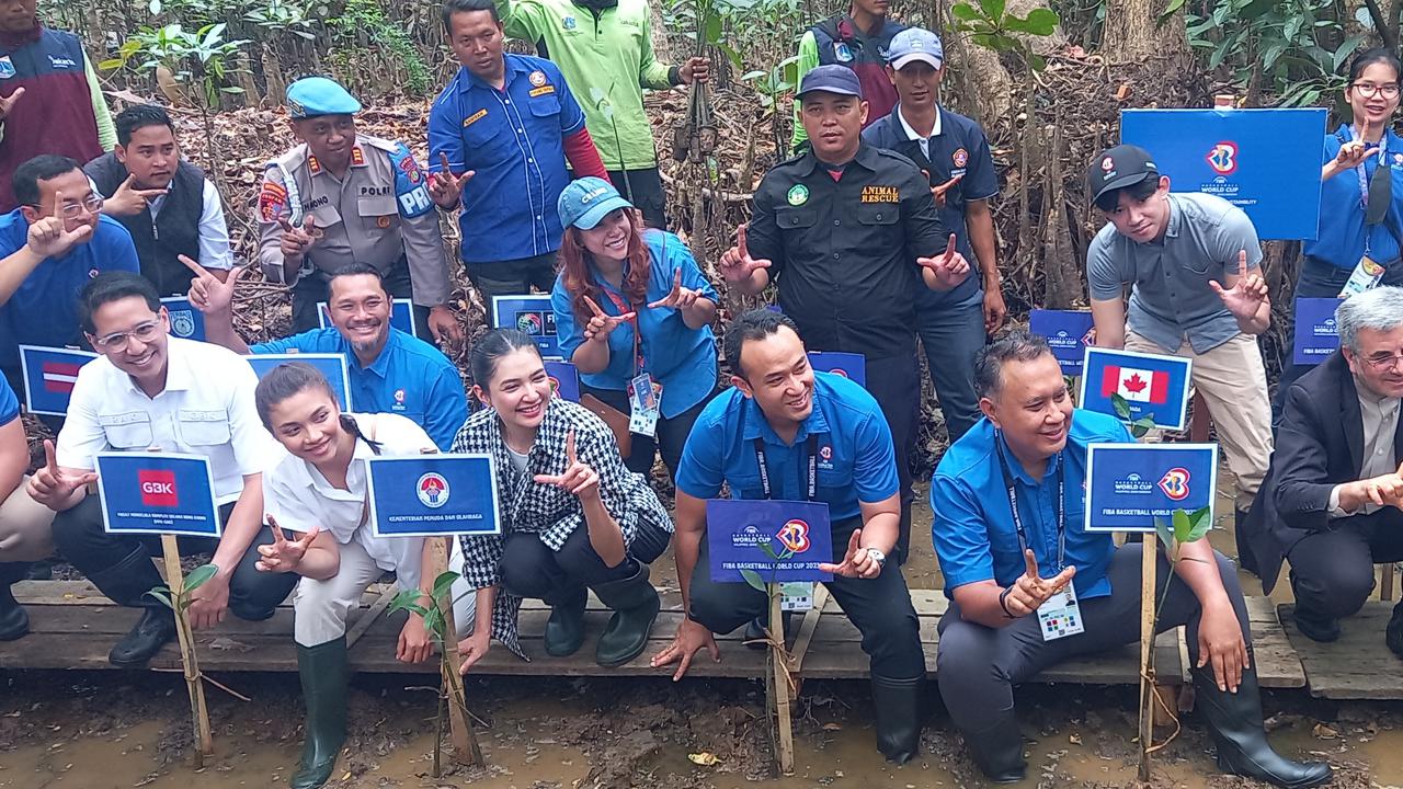 PP Persatuan Bola Basket Seluruh Indonesia (PP Perbasi) bersama Panitia Pelaksana Lokal FIBA World Cup 2023 untuk menanam 56 bibit Pohon Bakau sebagai upaya mengatasi kualitas udara di Jakarta.