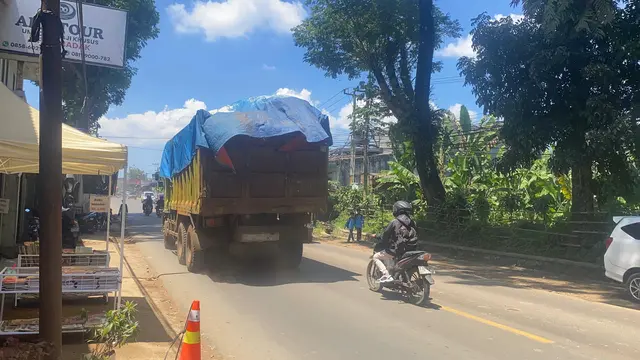 Polusi Debu Tol Bocimi Seksi 3 Hantui Pengendara, Warga Desak Pelaksana Proyek Patuhi SOP