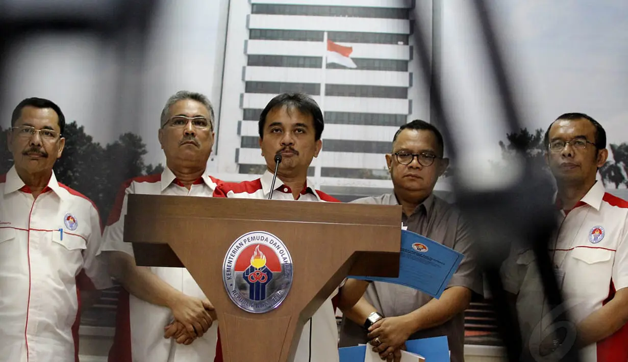 Komentar Ahok soal proyek MRT yang terkendala izin Kemenpora menjadi pemicu pengiriman surat somasi tersebut, Jakarta, Senin (9/6/14). (Liputan6.com/Faizal Fanani)