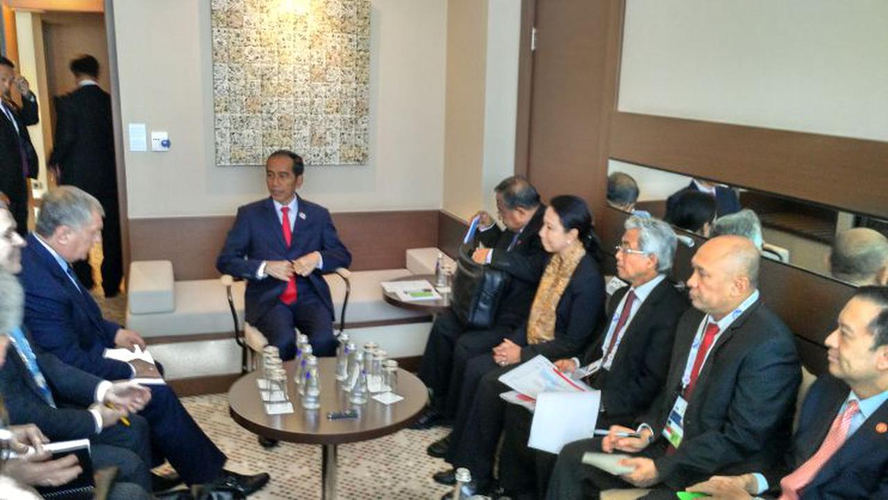 Pertemuan antara pemerintah Indonesia dengan CEO Rosneft Igor Sechin, di Hotel Rodisson Blu, Sochi, Rusia, Jumat (20/5/2016). (Foto:Silvanus Alvin/Liputan6.com)