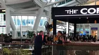 Butler Gregory Lee, turis asal Australia, mencoba bunuh diri di terminal keberangkatan Bandara Internasional I Gusti Ngurah Rai, Bali. (Liputan6.com/Dewi Divianta)