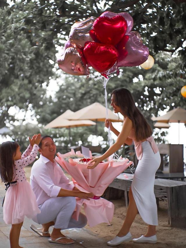 9 Tahun Menikah, Ini 7 Potret Bahagia Olivia Jensen Bersama Keluarga