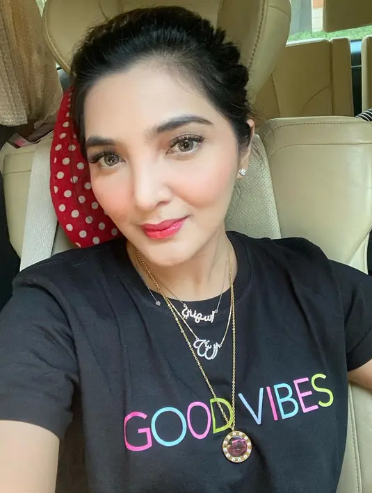 Sebagai ibu, Ashanty mengaku gemas melihat hubungan Aurel dan Atta. Menurutnya, sepasang insan muda ini cukup menarik untuk diperhatikan. Bahkan, orang-orang terdekat Ashanty juga mengatakan hal yang serupa. (Instagram/ashanty_ash)