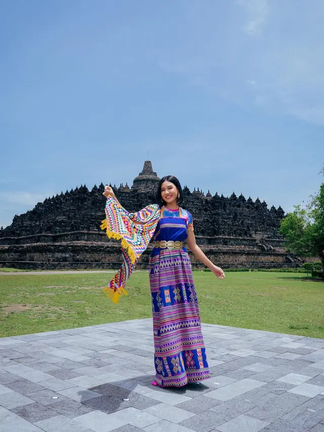 Adu Gaya Prilly Latuconsina dan Shenina Cinnamon dalam Balutan Tenun Warna-Warni di FFI