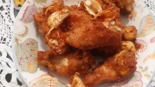 Resep ayam goreng bawang putih. (dok. Cookpad @mbubelajarmasak)