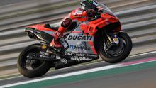 Aksi pembalap Ducati Corse, Jorge Lorenzo pada tes pramusim MotoGP 2018 di Sirkuit Losail, Qatar. (Twitter/Ducati Corse)