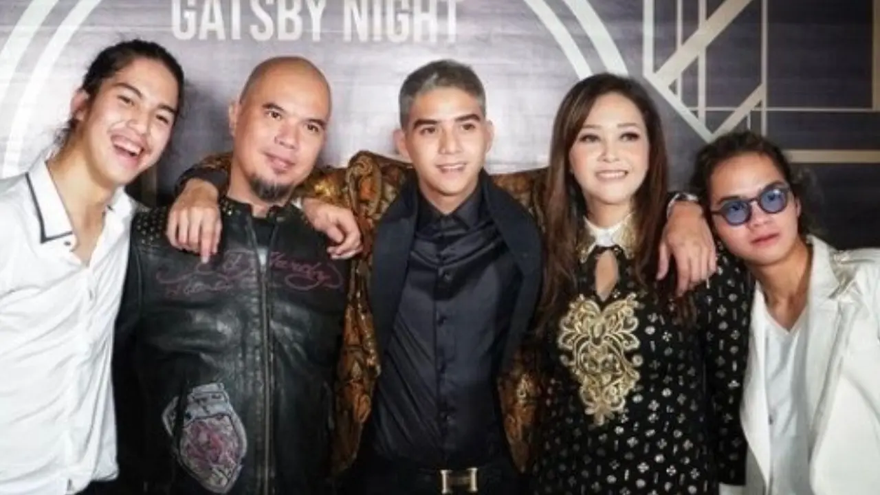 Potret Ahmad Dhani dan Maia Estianty bersama anak mereka, Al El Dul (Sumber: Tiktok/@dm013023)