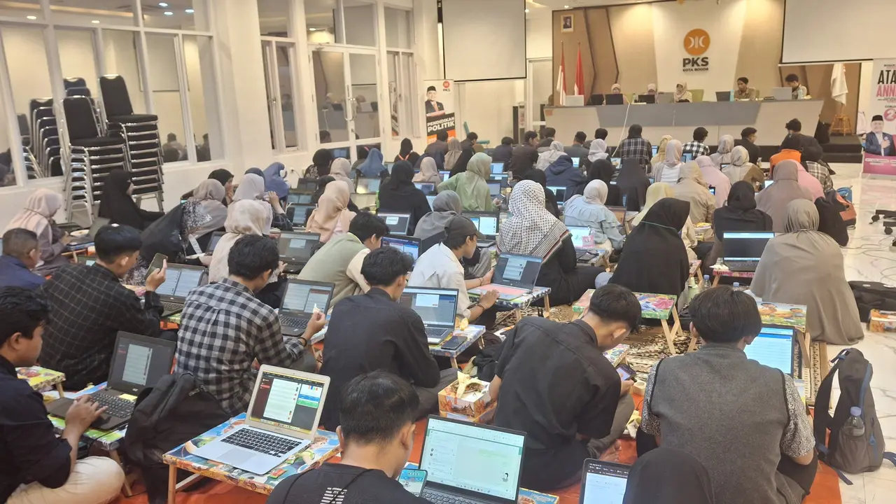 Tim pemenangan pasangan calon Wali Kota dan Wakil Wali Kota Bogor, Atang Trisnanto-Annida Allivia, terus mengawal proses penghitungan suara Pilkada Kota Bogor 2024 hingga pengumuman resmi oleh Komisi Pemilihan Umum (KPU).