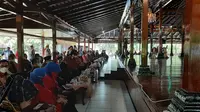 Paguyuban Jawa Tengah berkumpul di Ajungan Jawa Tengah, Taman Mini Indonesia Indah (TMII), Jakarta Timur hari ini, Sabtu (27/11/2021).