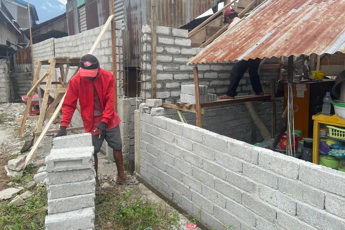 Kementerian PUPR menyalurkan Program Bantuan Stimulan Perumahan Swadaya (BSPS) atau Bedah Rumah untuk 3.070 rumah tidak layak huni di Sulawesi Tengah. (Dok Kementerian PUPR)