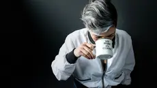 Cara mengatasi rambut beruban dengan menggunakan bahan-bahan alami (unsplash/jorge franco).