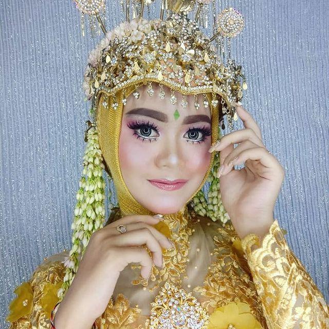 7 Pesona Esa Risty, Pedangdut Muda yang Trending di YouTube