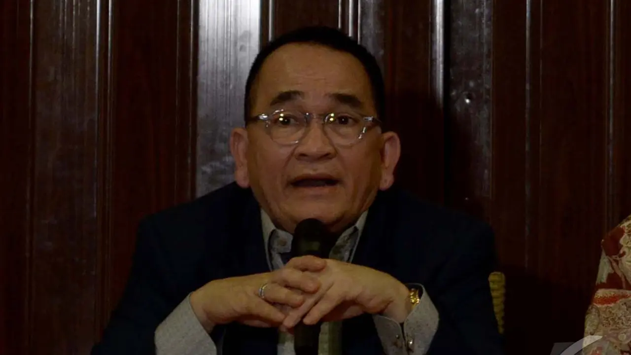Ruhut Sitompul Sebut Orang yang Akan Recoki Jokowi