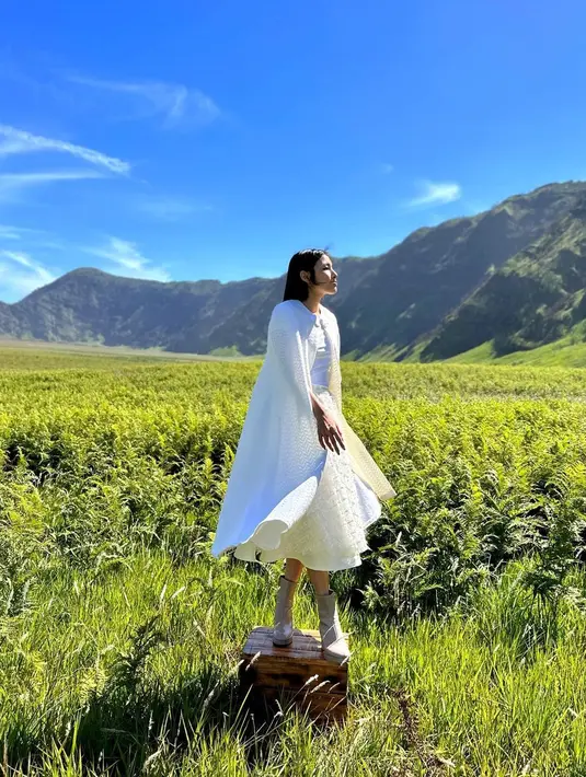 Terbaru, pujian juga didapatkan Tiffany saat liburan keluarga di Taman Nasional Gunung Bromo [@tiffanysoetanto]