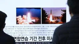 Korea Utara meluncurkan uji coba rudal balistik antarbenua Kamis (16/3) hanya beberapa jam sebelum para pemimpin Korea Selatan dan Jepang bertemu di KTT Tokyo yang diperkirakan akan dibayangi oleh ancaman nuklir Korea Utara. (AP Photo/Ahn Young-joon)