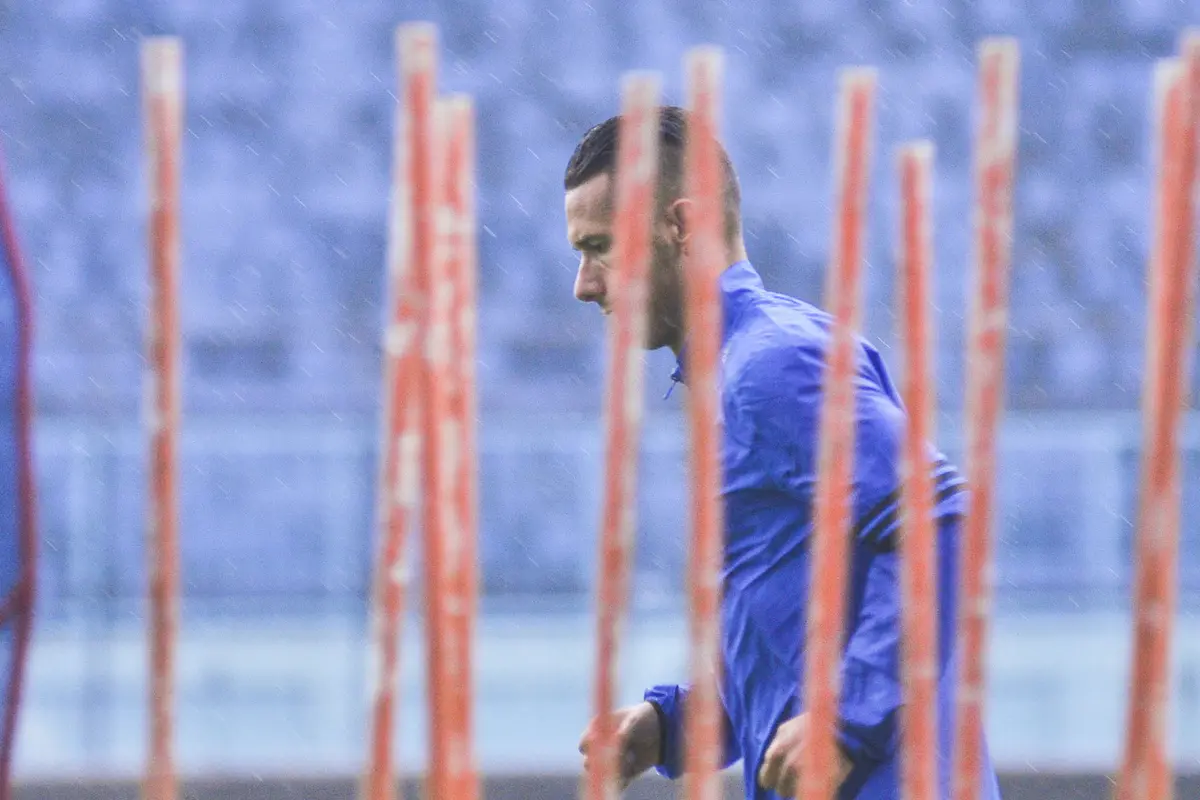 Raphael Maitimo Menepi dari Sesi Latihan Arema