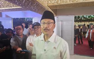 Menteri Sosial, Gus Ipul saat ditemui usai mengikuti kegiatan pra launching sekolah rakyat di Surabaya, Jawa Timur. (Liputan6.com/Dicky Agung Prihanto)