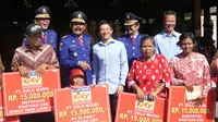 Absen di F1, Rio Haryanto Gelar Aksi Sosial Bantu Warga Miskin Solo