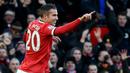 1. Robin van Persie - Pria asal Belanda ini adalah andalan Arsenal untuk mencetak gol. Namun karena tak kunjung menjuarai Liga Inggris, akhirnya pindah ke Old Trafford. Bersama Setan Merah dia meraih gelar Premier League pertamanya. (AFP/Paul Ellis)