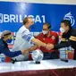 Pelatih Persib Bandung, Robert Alberts dan COO Bhayangkara FC, Sumardji saling meminta maaf. (Tangkapan layar Instagram Bhayangkara FC).