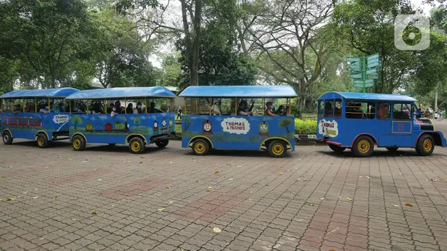 Taman Margasatwa Ragunan Ramai Saat Libur Isra Miraj
