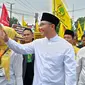 Iring-iringan Andika Hazrumy Daftar ke KPU Kabupaten Serang. (Rabu, 28/08/2024). (Yandhi Deslatama/Liputan6.com).