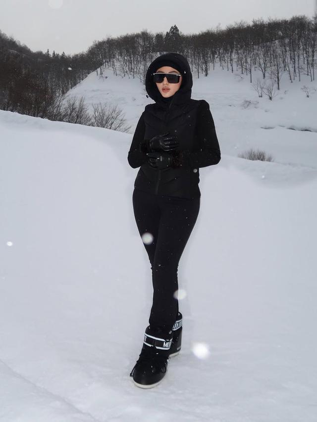 Gaya Margin Wieheerm saat Main di Salju (instagram/marginw).