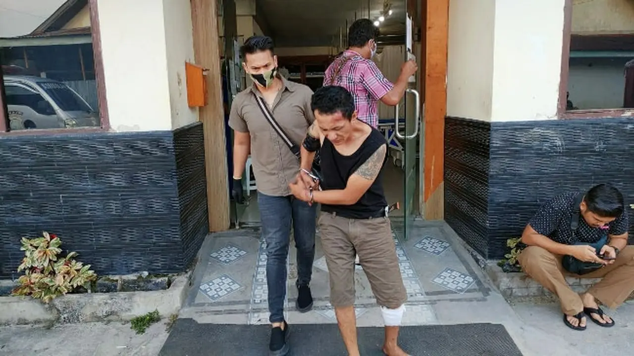 Perampok yang menyamar jadi PSK setelah ditembak personel Polresta Pekanbaru.