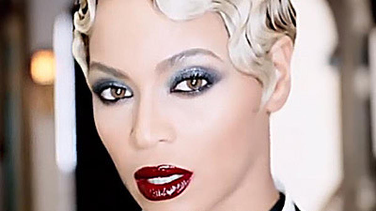 7 Gaya Makeup Beyonce di Deretan Video Klip Terbarunya