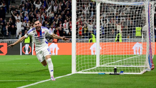 Foto: Blunder Andre Onana Batalkan Kemenangan Comeback MU atas Lyon di Liga Europa