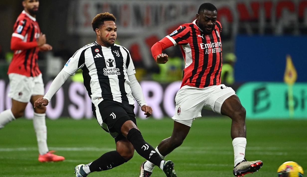 Hingga akhir pertandingan, tidak ada pemenang pada laga antara AC Milan dan Juventus. (Isabella BONOTTO/AFP)