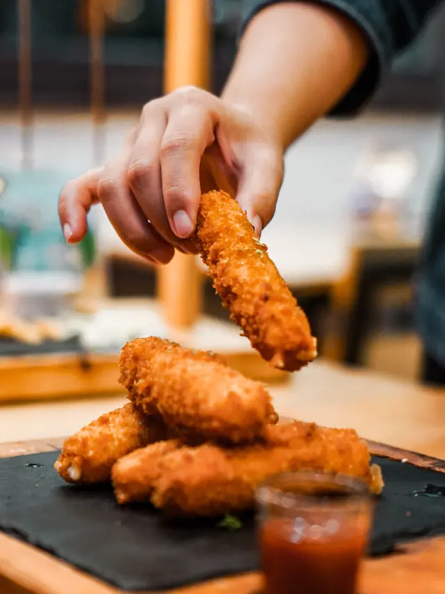 ilustrasi Resep nugget tanpa ayam yang gurih dan praktis/Clint Bustrillos/unsplash