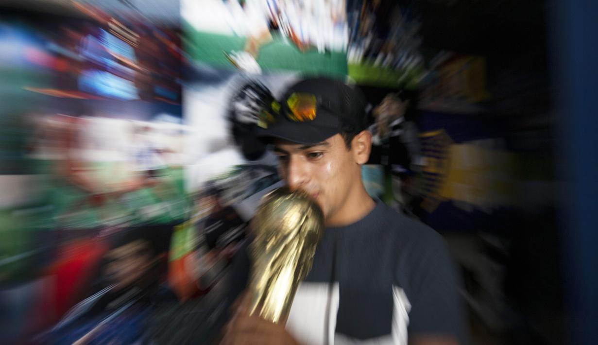 Pada tahun itu pula, Argentina menjuarai Piala Dunia setelah mengalahkan Jerman Barat di final dengan skor 3-2. (Foto:AP/Marco Ugarte)