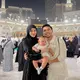 Aaliyah Massaid dan Thariq Halilintar saat Umrah untuk pertama kalinya bersama putranya. [@thariqhalilintar]