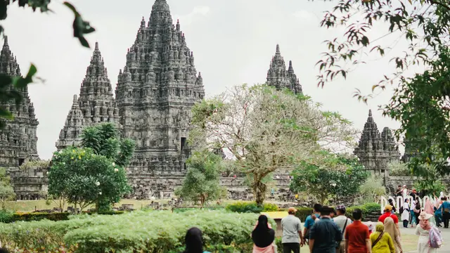 Candi Prambanan.