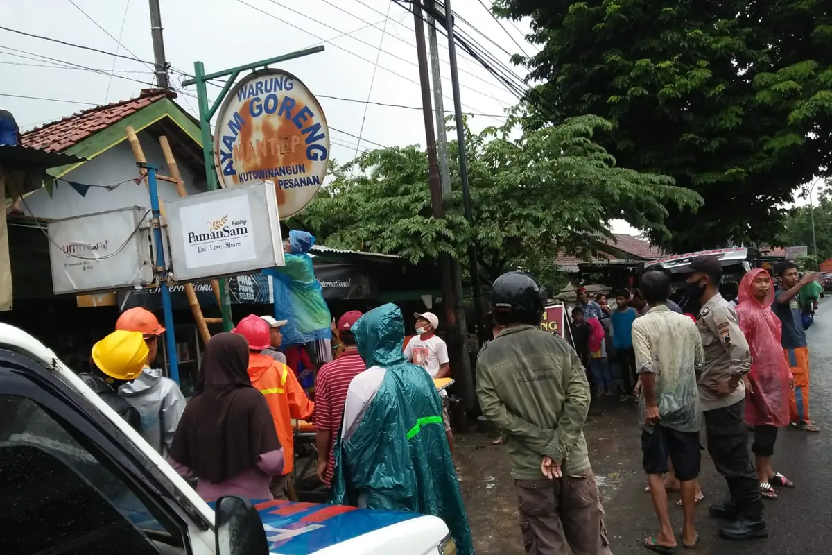 Pria Kebumen meninggal dunia saat memperbaiki atap. (Foto: Liputan6.com/Humas Polres Kebumen)