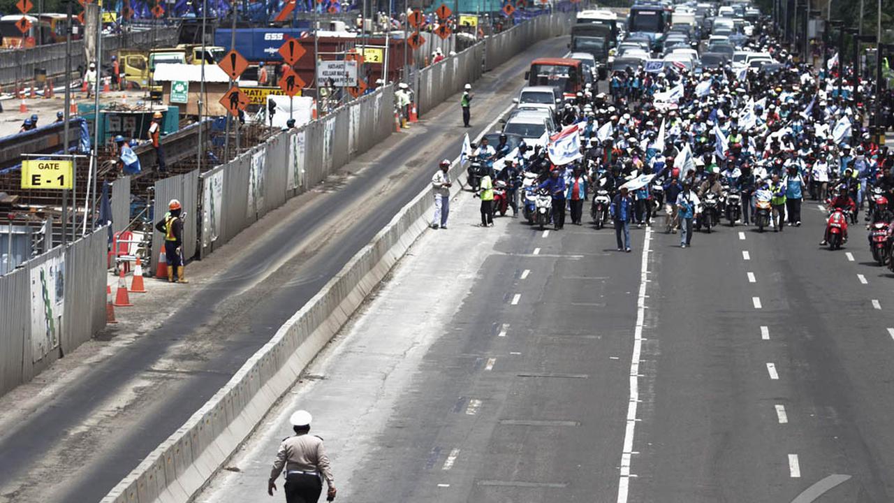 Kemacetan Parah Imbas Demo Buruh di HI
