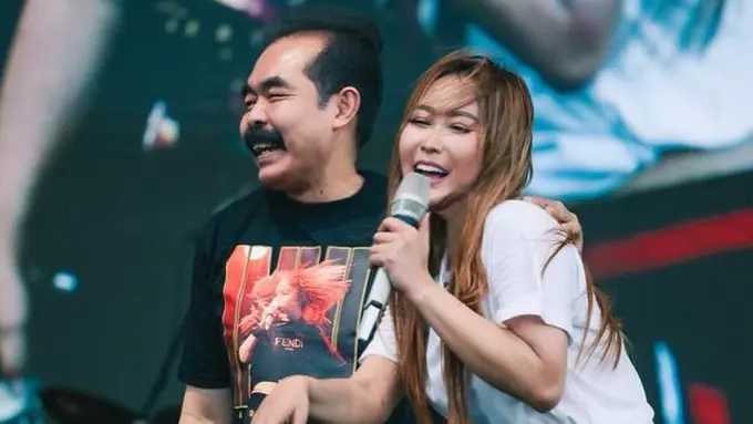 Hampir 28 Tahun Bersama, Ini Momen Inul Daratista Ajak Adam Suseno Manggung