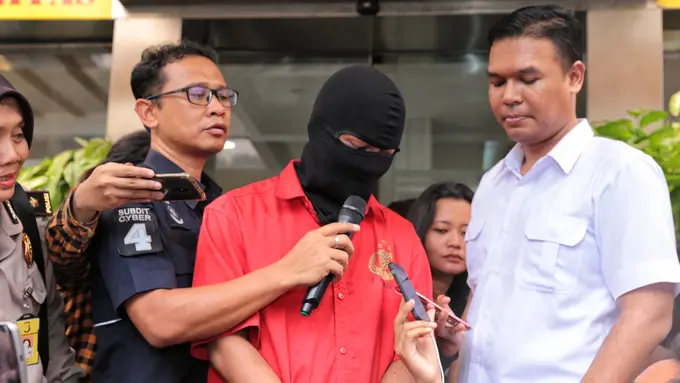 [Bintang] Pelaku Pedofilia anak Nafa Urbach