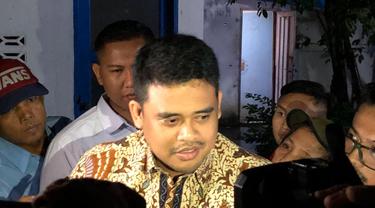 Bobby Afif Nasution nonton bareng di Warkop Jurnalis Medan