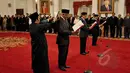 Suasana pengambilan sumpah janji 3 pejabat Plt pimpinan KPK, yakni Johan Budi Sapto Prabowo, Taufiequrachman Ruki dan Indriyanto Seno Aji di Istana Negara, Jakarta, Jumat (20/2/2015). (Liputan6.com/Faizal Fanani)