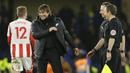 Ekspresi senang pelatih Chelsea, Antonio Conte usai timnya menang atas Stoke City pada lanjutan Premier League di Stamford Bridge, London (30/12/2017). Chelsea menang 5-0. (AP/Alastair Grant)