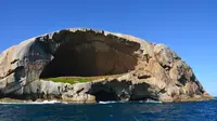 Cleft Island menawarkan kedamaian dan pemandangan luar biasa.